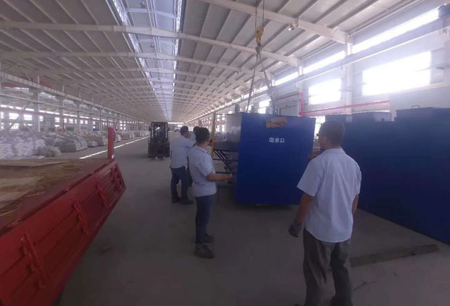 污水設(shè)備吊裝完成 污水設(shè)備吊裝完成