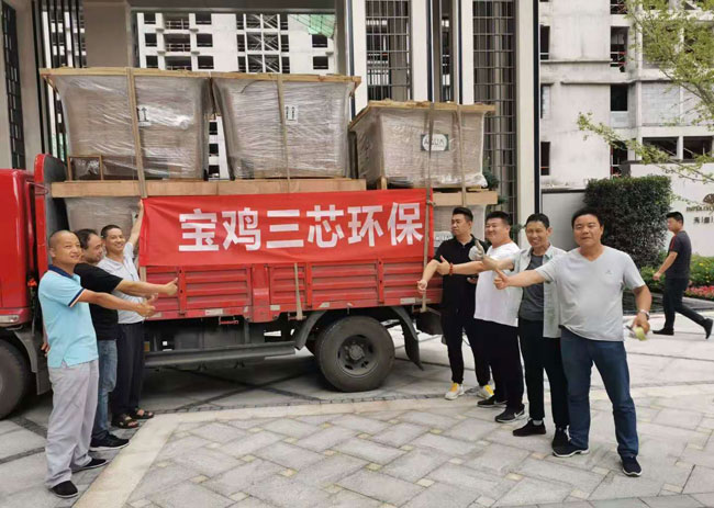 天璽東郡景觀池凈化設(shè)備安裝進(jìn)行中 天璽東郡景觀池凈化設(shè)備安裝進(jìn)行中