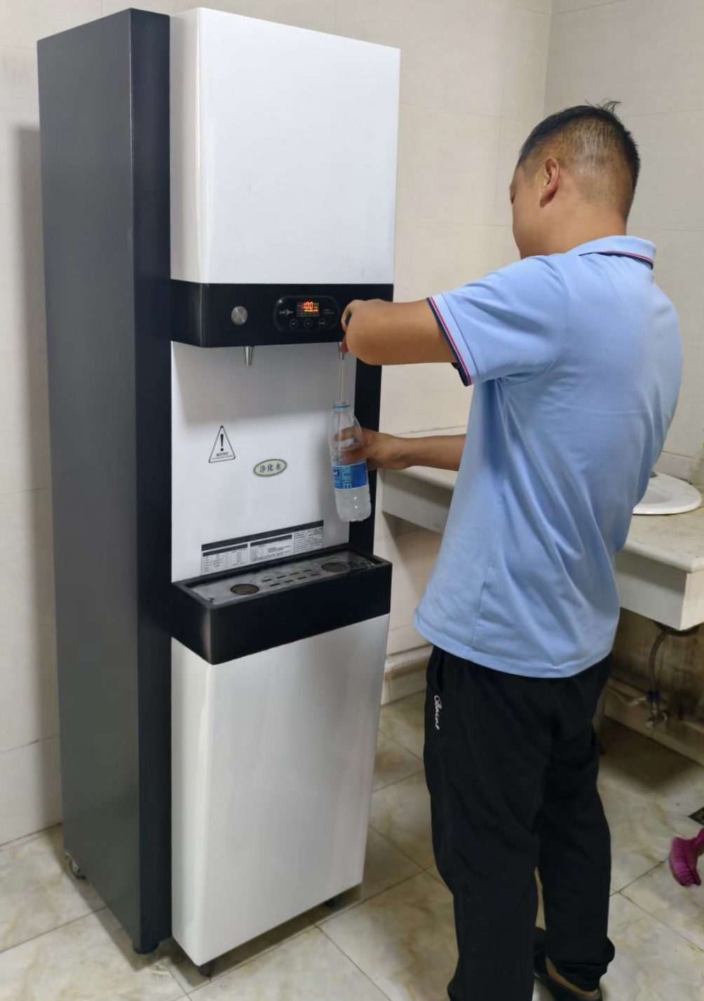 公安局派出所直飲水設(shè)備施工完成 公安局派出所直飲水設(shè)備施工完成