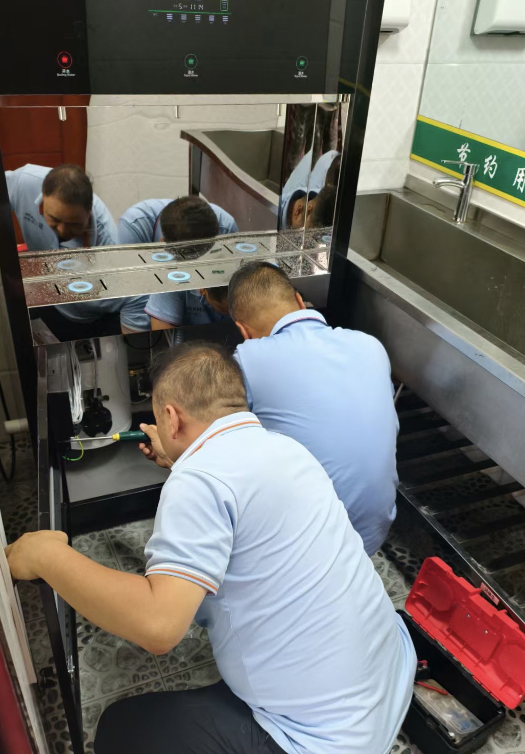 公安局派出所直飲水設(shè)備施工完成 公安局派出所直飲水設(shè)備施工完成