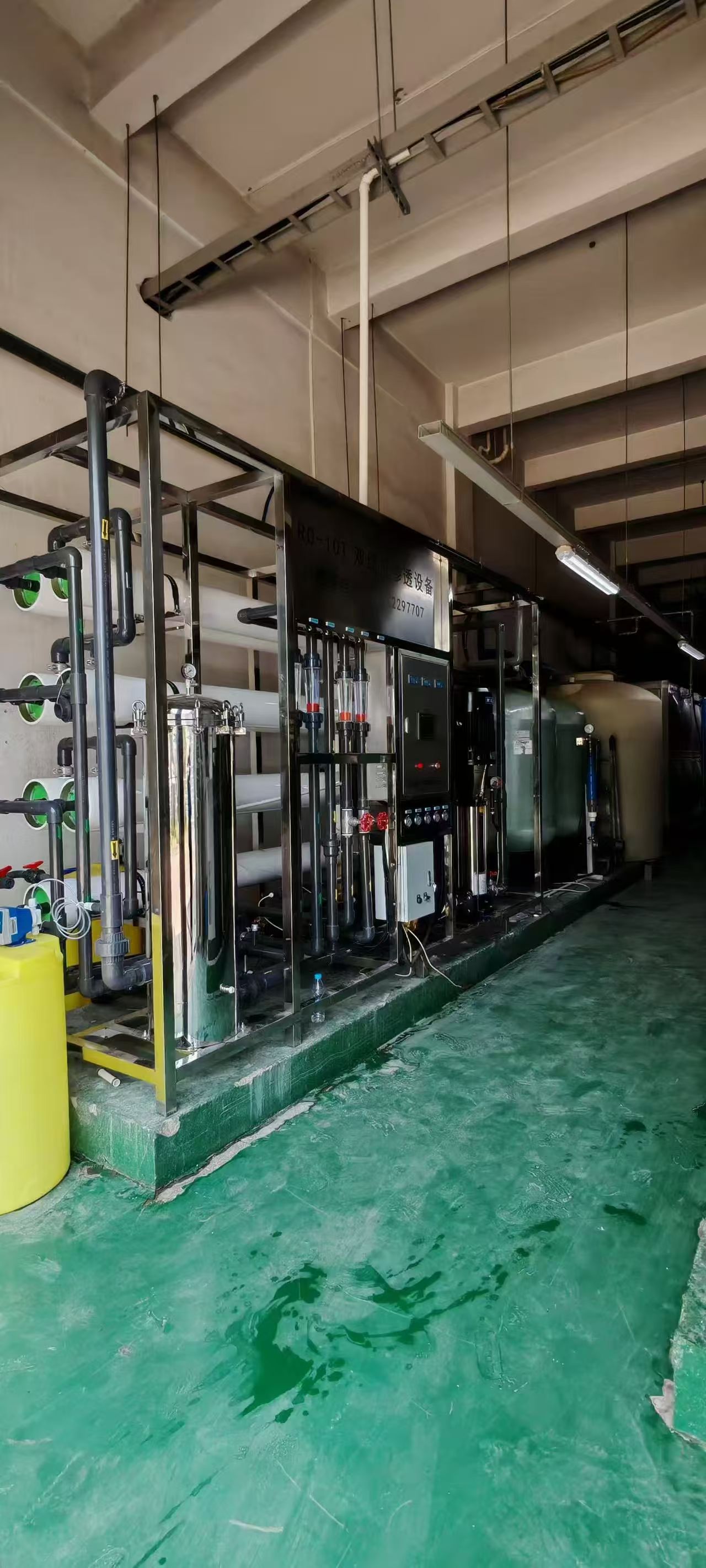 凌云電子產(chǎn)業(yè)園百噸超大型純水設(shè)備順利完工